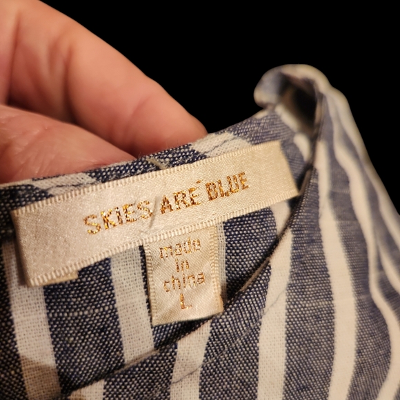 Skies are Blue Blouse Size L - Picture 4 of 4